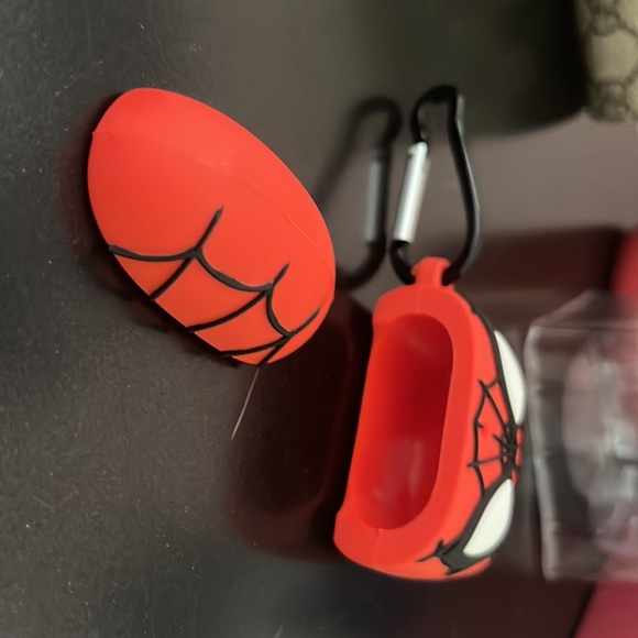 Apple Airpods Case (2nd Generation) Spider-man themed!! - Picture 3 of 6